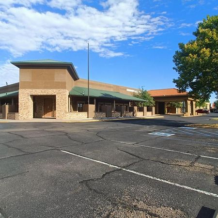 Clarion Inn & Suites, Roswell Exteriör bild