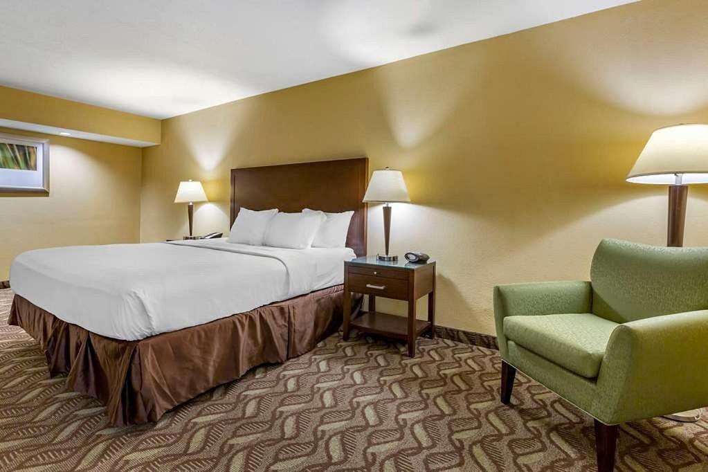 Clarion Inn & Suites, Roswell Exteriör bild