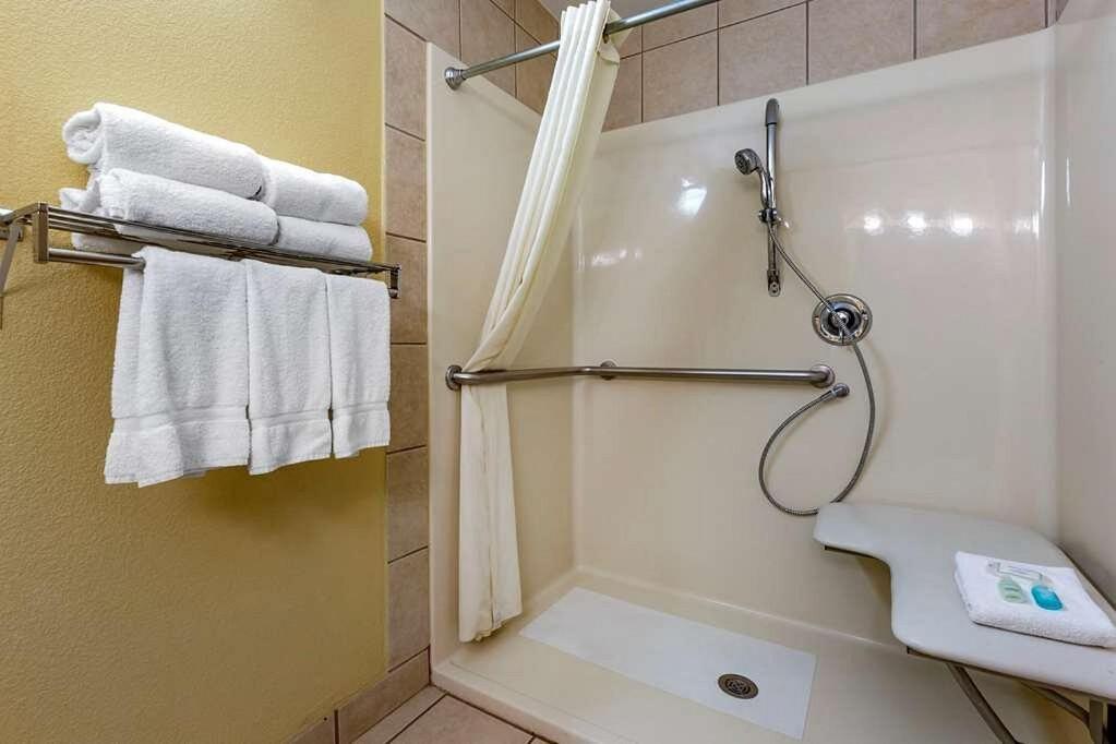 Clarion Inn & Suites, Roswell Exteriör bild
